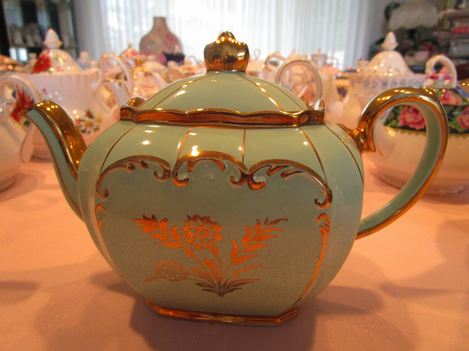 Karen's Cottage and Castle Plenty of Pretty Pink Teapots